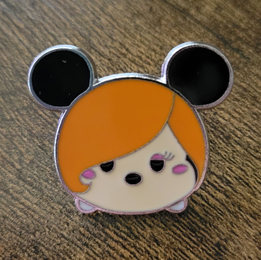 3/$20 - 4/$25 - 5/$30 - Disney Pin - Hollywood Tower Hotel Minnie Tsum Tsum Pin